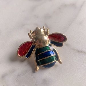 Bee shaped brooch